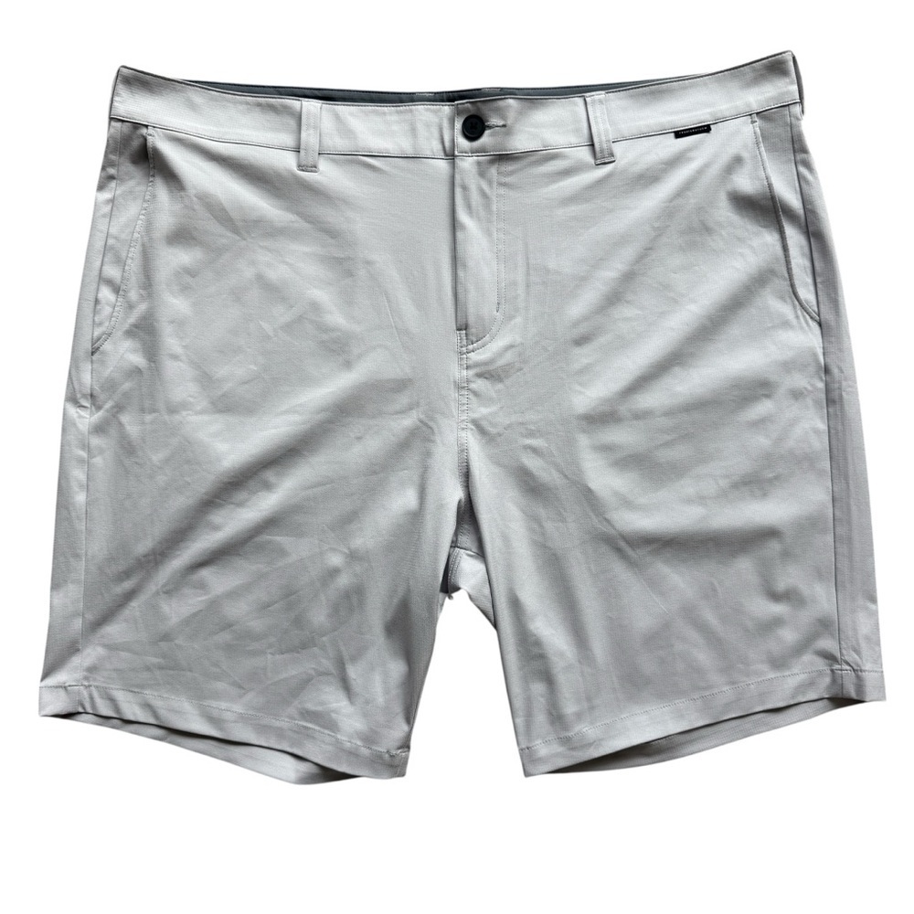 Travis Mathew Men's Beige Chino Shorts 42 Casual 9” Flat Front Performance Wear